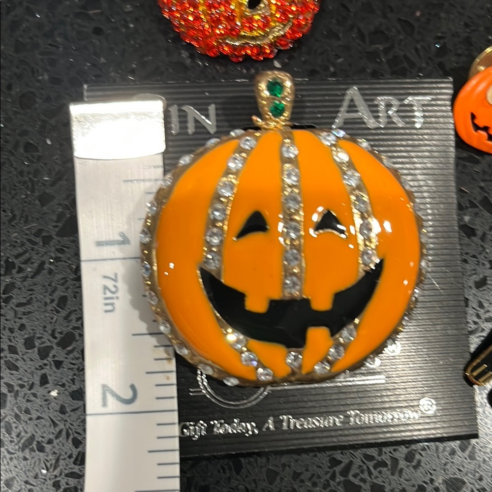 *Lot of Halloween Brooches - Picture 2 of 7